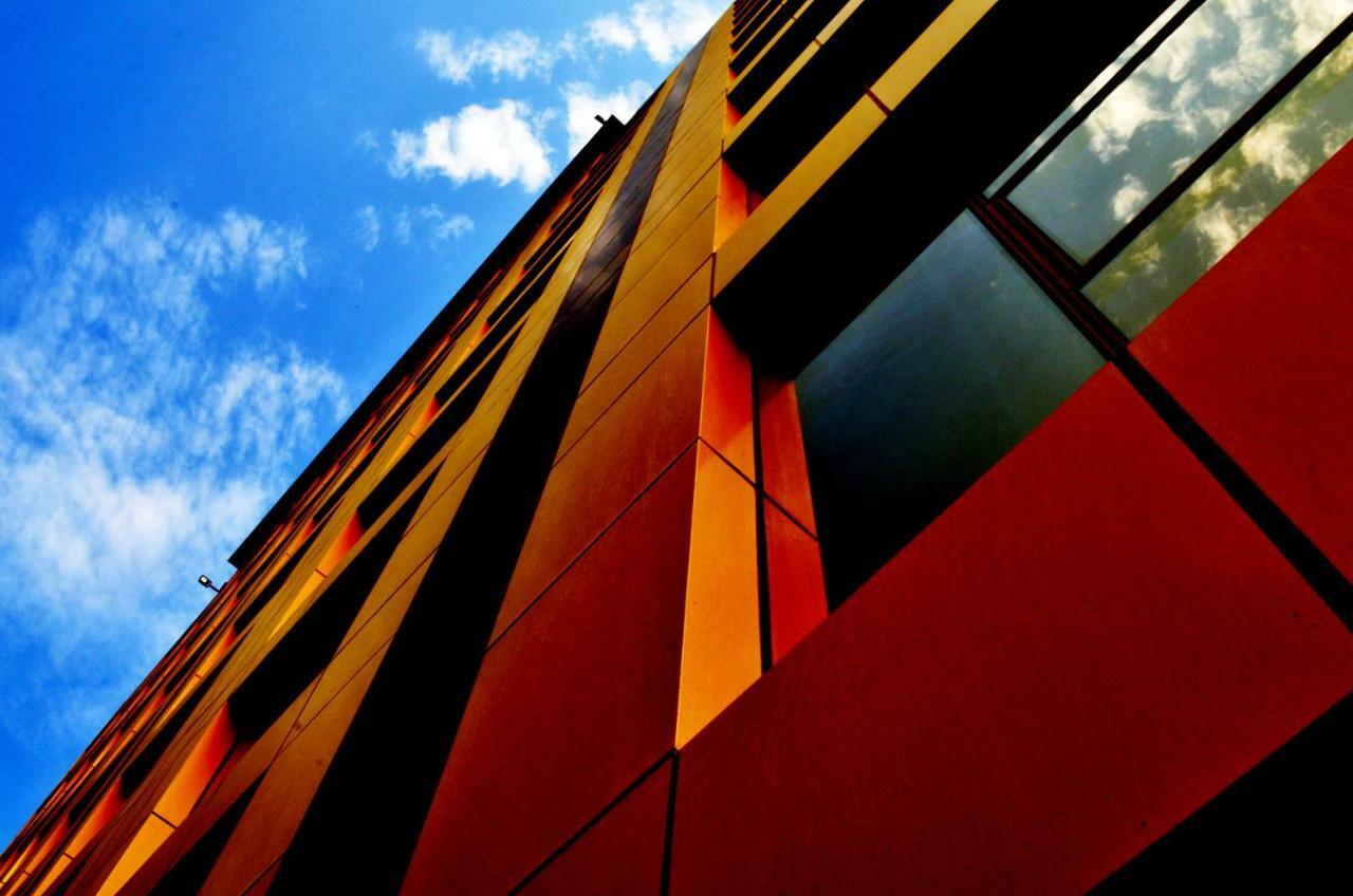 Nooh Tower Apartment Al Hidd Екстериор снимка