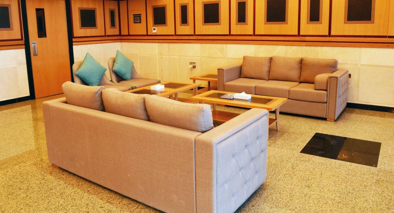 Nooh Tower Apartment Al Hidd Екстериор снимка