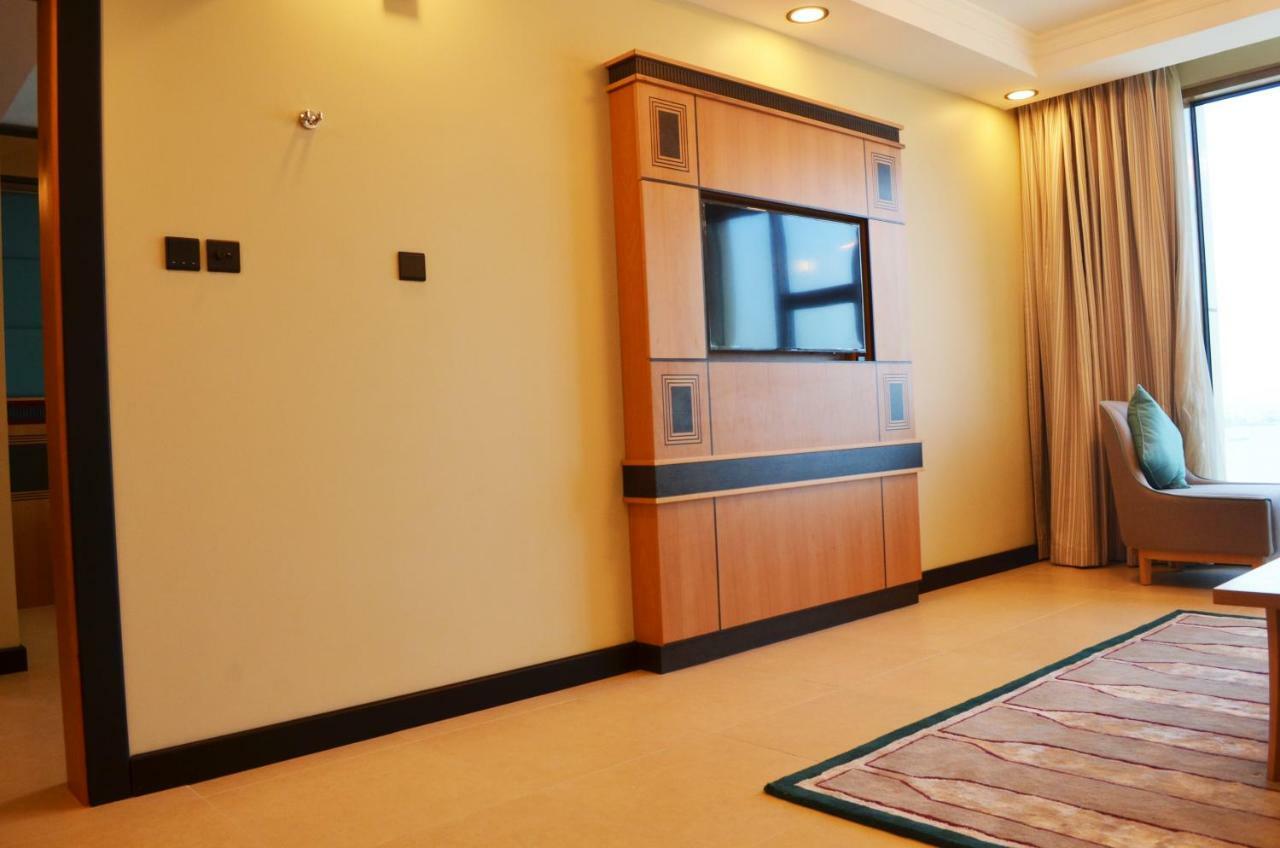 Nooh Tower Apartment Al Hidd Екстериор снимка
