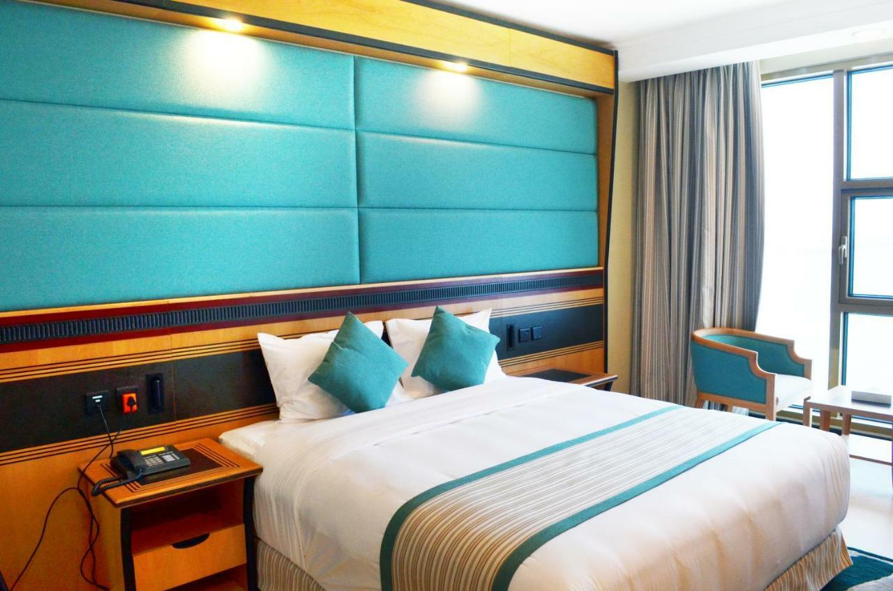 Nooh Tower Apartment Al Hidd Екстериор снимка