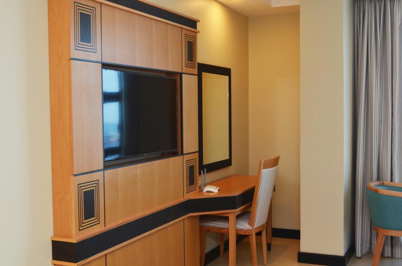 Nooh Tower Apartment Al Hidd Екстериор снимка