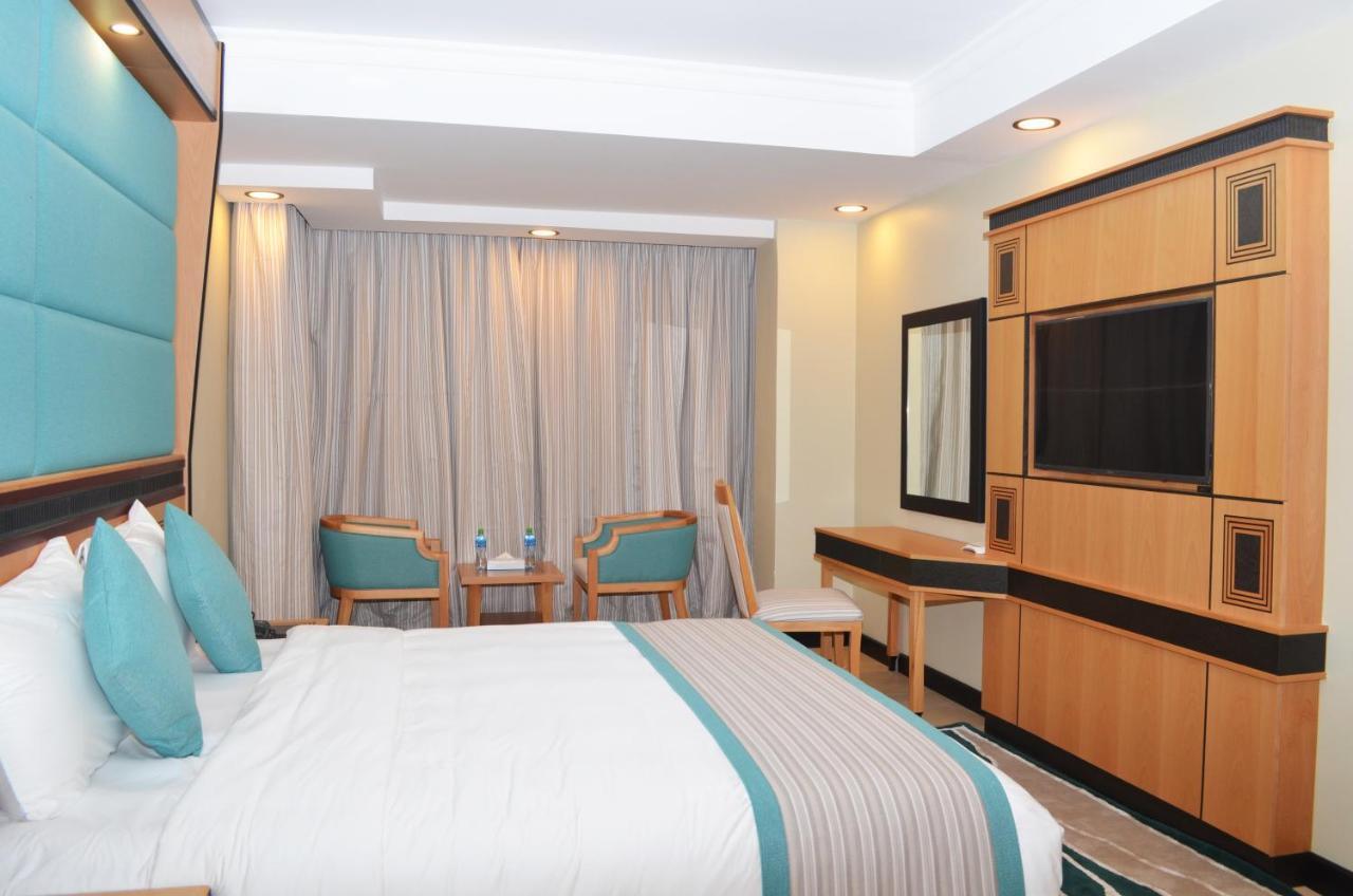 Nooh Tower Apartment Al Hidd Екстериор снимка